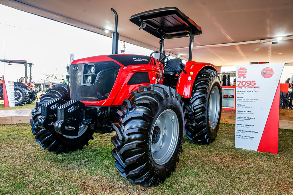 Máquinas Agrícolas TRATOR MAHINDRA 7095 em Guarantã do Norte MT