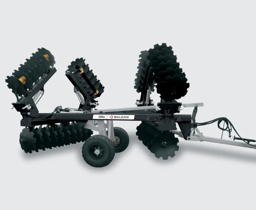 Máquinas Agrícolas CRI-A - Grade Aradora Intermediária Controle Remoto Articulada - BALDAN  em Guarantã do Norte MT
